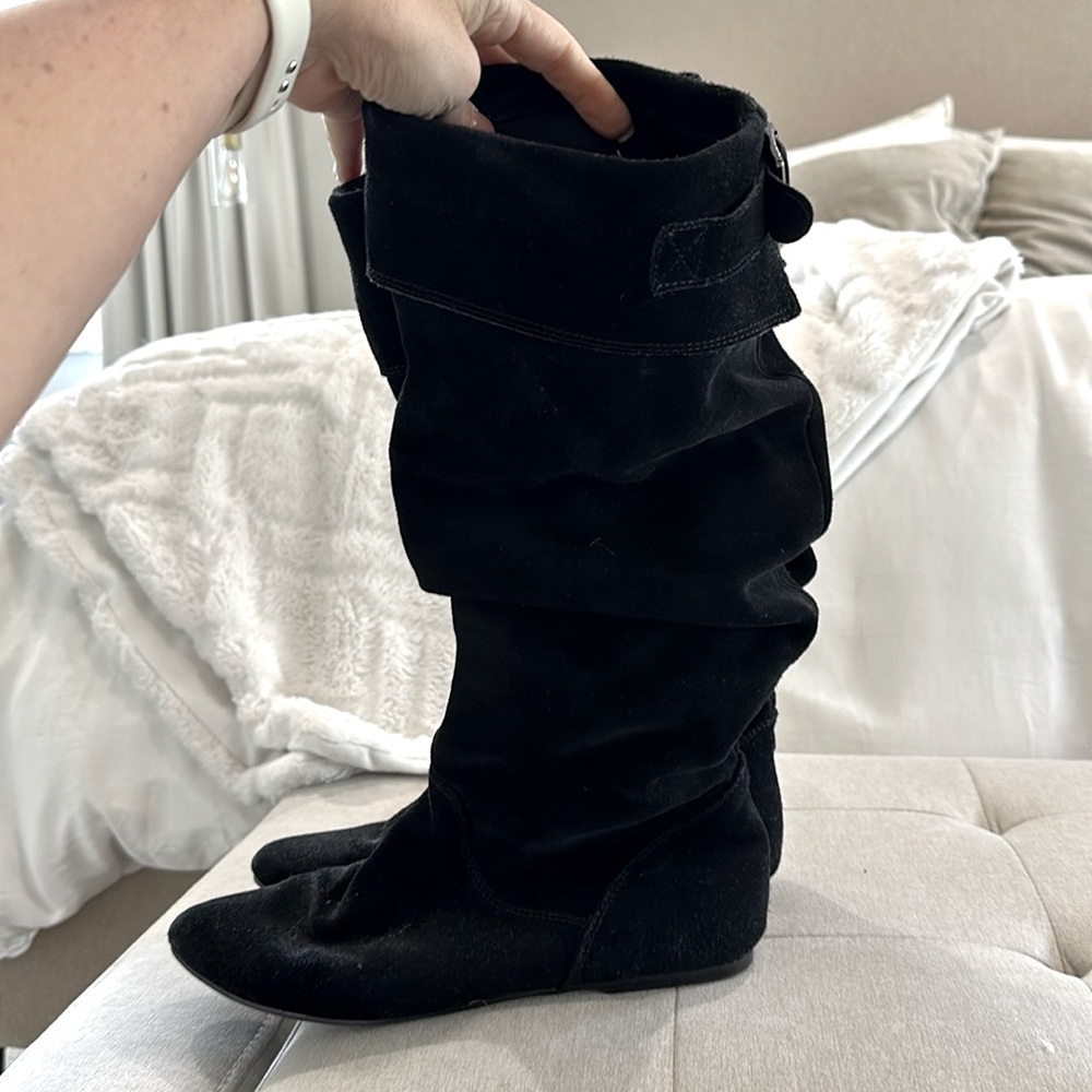 Black scrunchy boots size 8.5